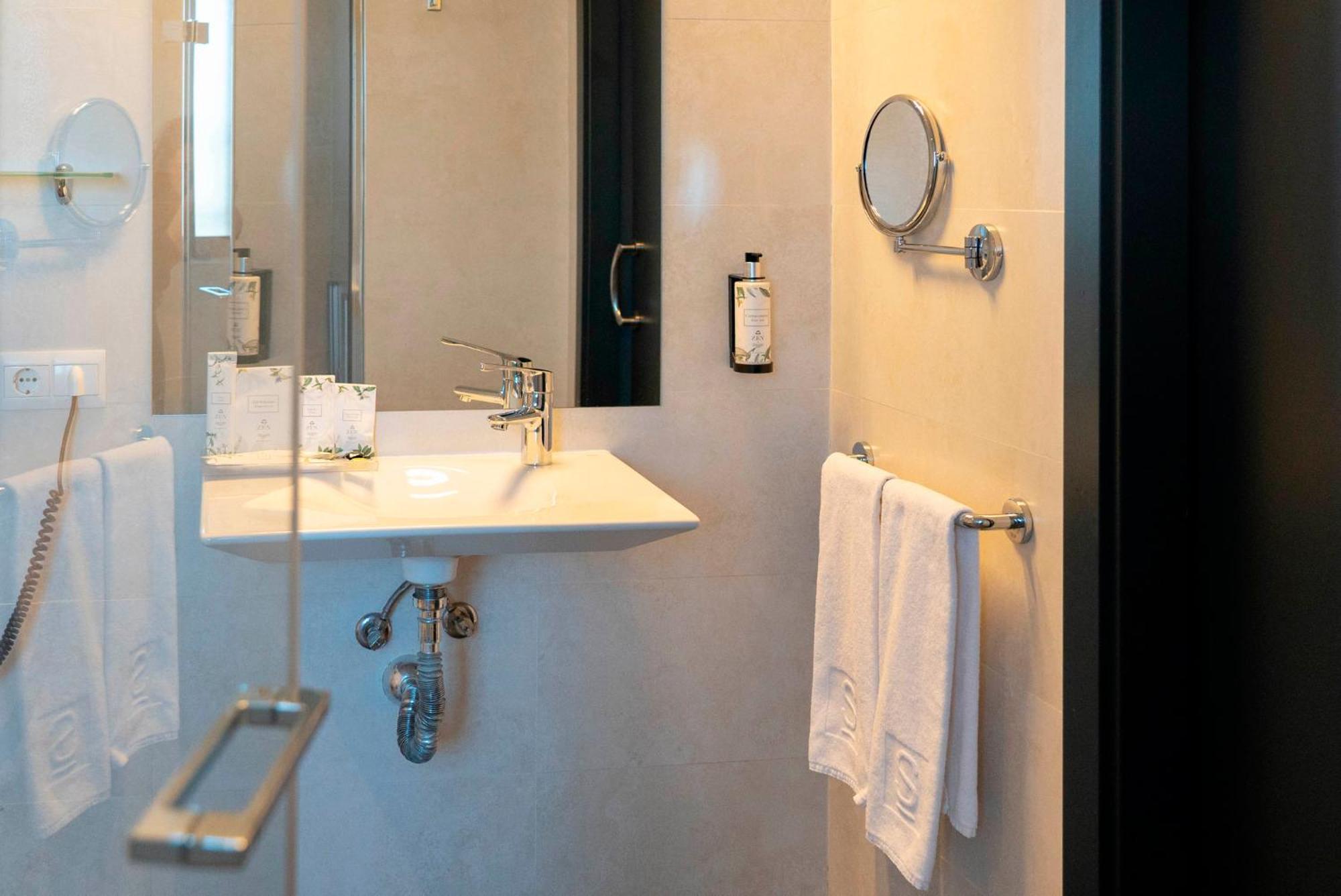 Sercotel Cordoba Medina Azahara Buitenkant foto